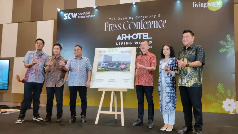 artotel living world